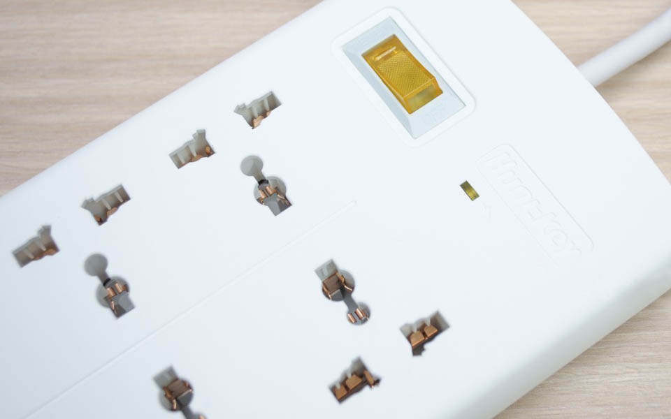 Huntkey SZM804 Power Strip-M خرید چندراهی برق هانتکی Huntkey SZM804 تجریش